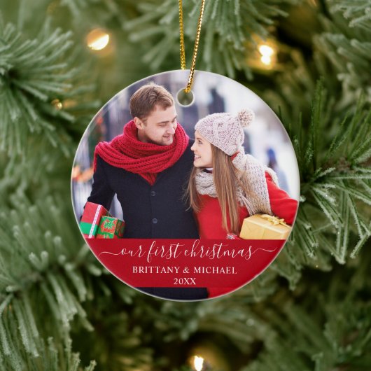 Stijlvol script ons eerste kerstpaar rood keramisch ornament (Boom)