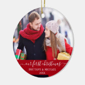 Stijlvol script ons eerste kerstpaar rood keramisch ornament (Links)
