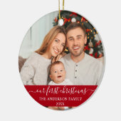 Stijlvol script onze eerste kerstfamilie rood keramisch ornament (Links)