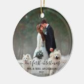 Stijlvol script Onze eerste kerstfoto bruiloft Keramisch Ornament (Links)