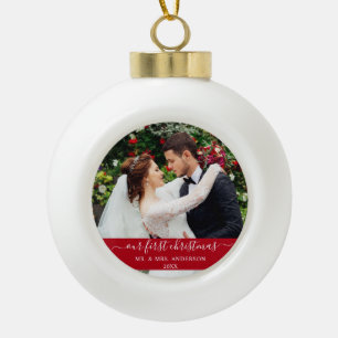 Stijlvol script onze eerste kerstrood keramische bal ornament