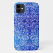 Stijlvol wit Bloemen patroon wervelen op blauw Case-Mate iPhone Case (Achterkant)