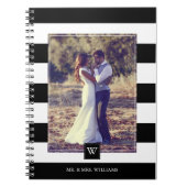 Stijlvol zwart-wit stripesmonogram notitieboek (Voorkant)