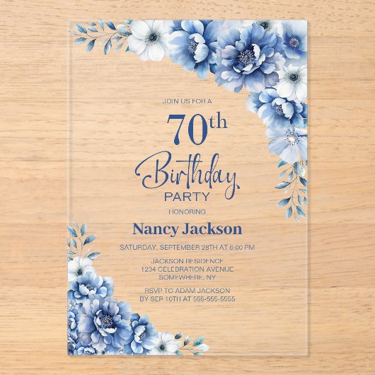Stijlvolle Blauwe Bloemen 70ste Verjaardagsfeest Acryl Uitnodigingen (Voorkant)