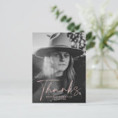 Stijlvolle Blush Script Photo Afstuderen dank u Briefkaart (Staand voorkant)