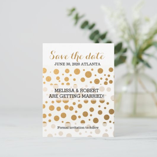 Stijlvolle Gold Foil Confetti Stippen | Save the d Aankondigingskaart (Staand voorkant)