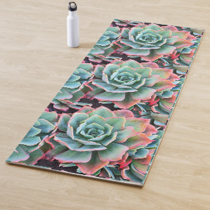 Stijlvolle, groene en roze cactus close-up foto yogamat