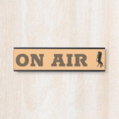 Stijlvolle microfoon, op het teken van de luchtdeu deurbordje (Voorkant)