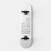 Stijlvolle minimal & Modern Grey Initialen & Naam Skateboard (Voorkant)
