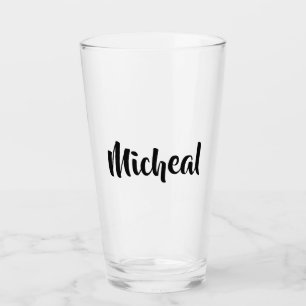 Stijlvolle naam geschreven in zwart glas