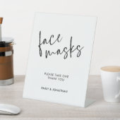 Stijlvolle Script gezicht maskers bruiloft Reclamebord Met Voetstuk (Insitu)