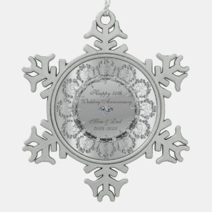Stijlvolle Silver Floral Swirls bruiloft Jubileum Tin Sneeuwvlok Ornament