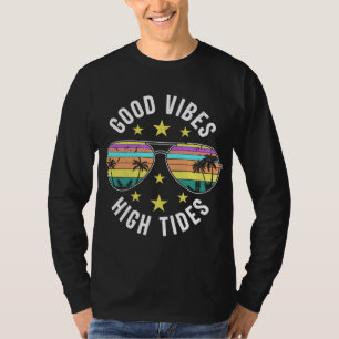 Stijlvolle zonnebril met goede vibes hoogtij t-shirt