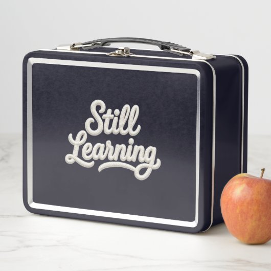 Still Learning Retro Metal Lunch Box (En situation)