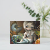 "Stilleven II :  Carte postale Zeemeermin" (Debout devant)