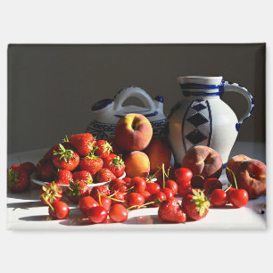 Stilleven met aardbeien, perziken en kersen magneet