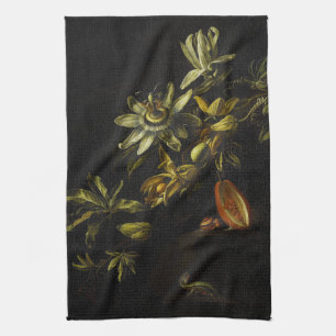 stilleven met passionbloemen op zwart theedoek