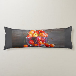 Stilleven van kersen in glazen canvasprint met spa lichaamskussen