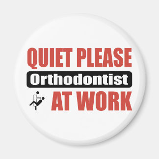 Stilte alstublieft orthodontist aan het werk magneet