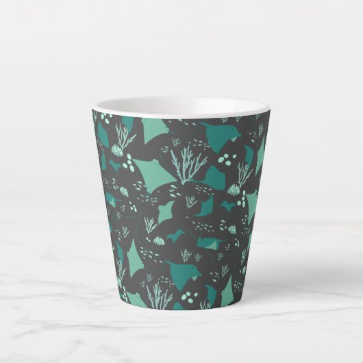 Stingrays Ocean Reef Motif sur Grey Latte Mug (Devant)