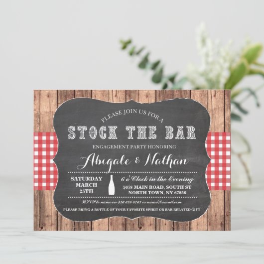 Stock The Bar Rustic Red Couples Douche Invitation (Debout devant)