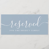 Stoel bordje met stoffig blauwe tekst voor gereser (Voorkant)