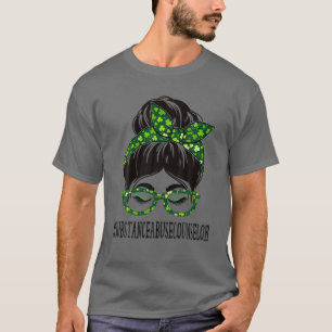 Stof Misbruik Counselor Messy Bun St Patrick's S T-shirt