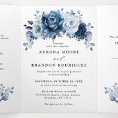 Stofblauwe Leisteen Navy Bloemige Botanische Trouw Drieluik Aankondiging (Binnenkant midden)