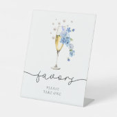 Stofblauwe Parels & Prosecco Bruidsfeest Favoriete Reclamebord Met Voetstuk (Voorkant)