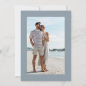Stofbloem Bruiloft Foto met Stofblauw Moderne Boho Save The Date (Achterkant)