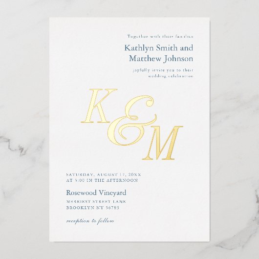 Stoffig Blauw Goud Elegant Klassiek Monogram Bruil Folie Uitnodiging (Voorkant)