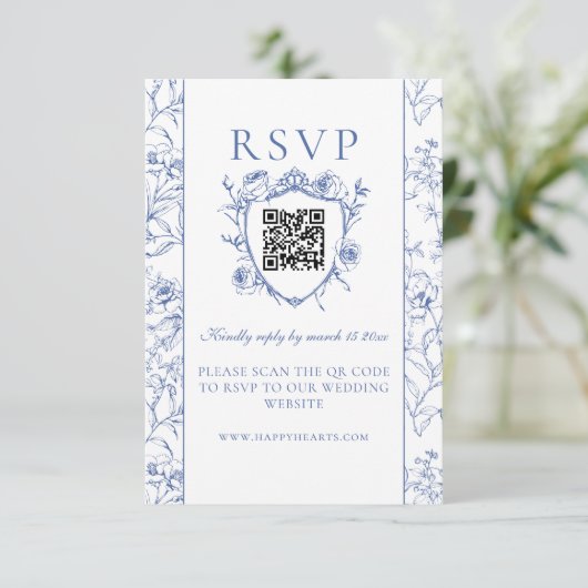 Stoffig Blauw Rozen Crest Bruiloft QR Code RSVP Kaartje (Staand voorkant)