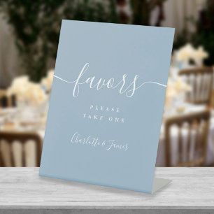 Stoffig blauwe moderne script huwelijksgunsten taf reclamebord met voetstuk
