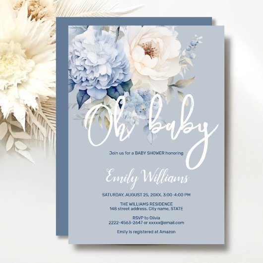 Stoffige blauw-witte bloemenuitnodiging voor baby kaart