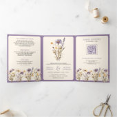 Stoffige Paarse Boho Wildflower Foto QR Code Bruil Drieluik Uitnodiging (Binnen)