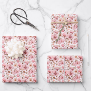 Stoffige roze bloemen op wit inpakpapier vel