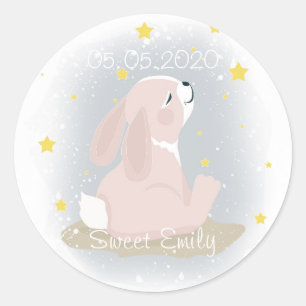Stomme Bunny en gouden sterren. Ronde Sticker