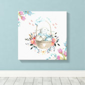 Stomme Bunny in een mand met eieren en  bloemen Canvas Afdruk (Insitu (Houten vloer))