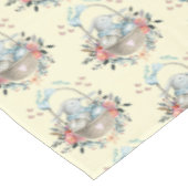 Stomme Bunny in een mand met eieren en bloemen Tafelkleed (Gekanteld)