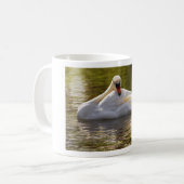 Stomme zwaan op water koffiemok (Voorkant links)