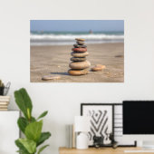 Stone toren op strand poster (Thuiskantoor)