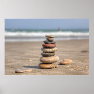 Stone toren op strand poster