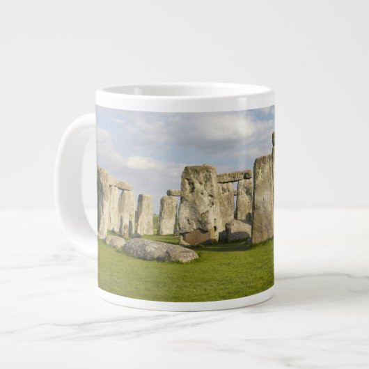 Stonehenge (circa 2500 v.Chr.), UNESCO World 2 Jumbo Mok (Voorkant links)