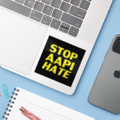 Stop AAPI Hate, Sticker jaune noir (Ordinateur portable avec iPhone)