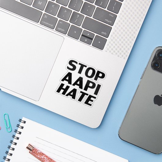 Stop AAPI Hate, Sticker noir blanc (Ordinateur portable avec iPhone)