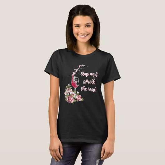 Stop en Ruik het Roos Funny Wine Drinker T-shirt (Voorkant volledig)