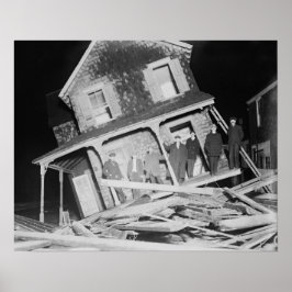 Storm beschadigd huis, 1914. Oude foto Poster