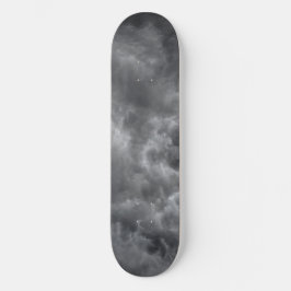 Storm wolken skateboard