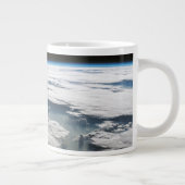 Stormachtige hemel boven de Amazone Extra Grote Beker (Rechts)