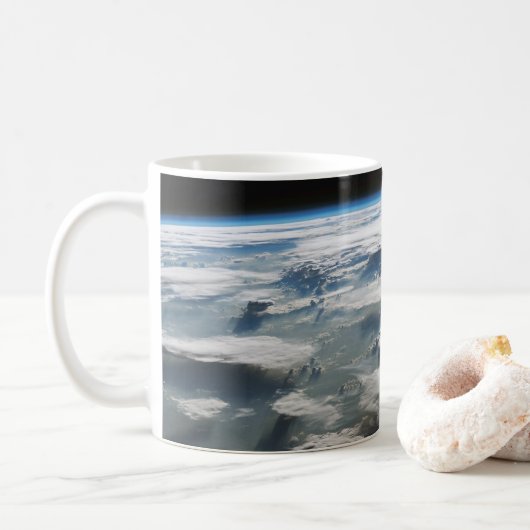 Stormachtige hemel boven de Amazone Koffiemok (Met donut)
